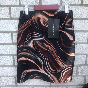 NWT Pretty Little Thing Brown Abstract Printed Bengaline Mini Size 0